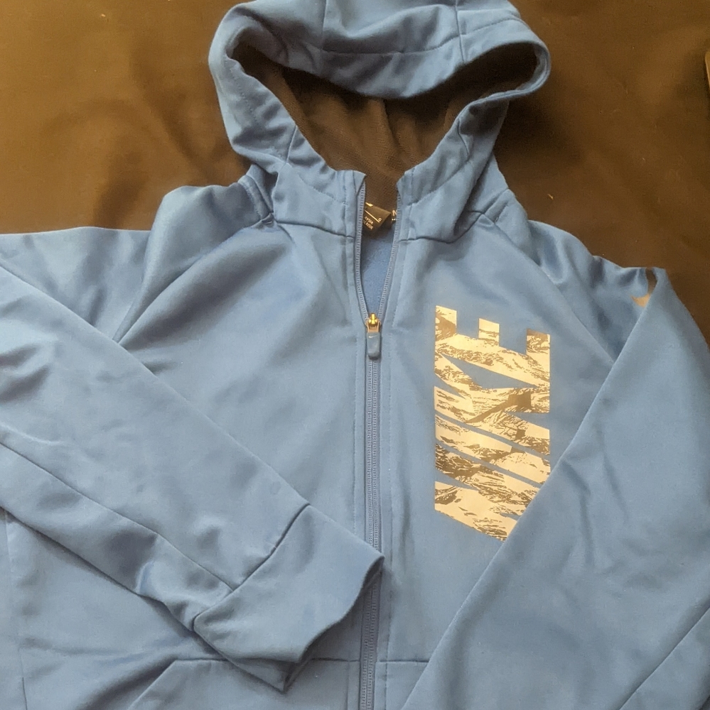 Boys Nike zip up hoodie.
